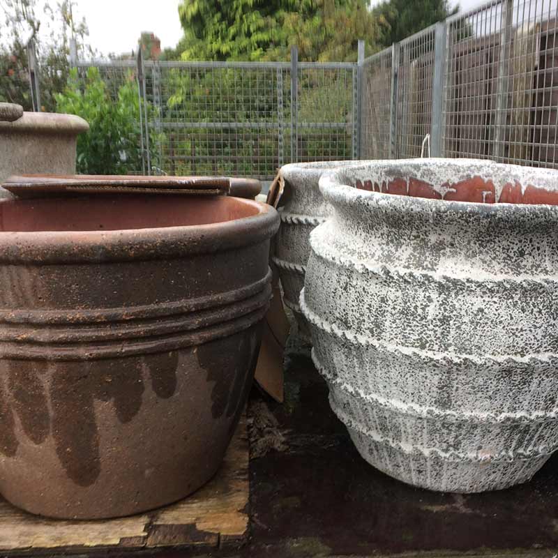 large plant pots in variery of sizes